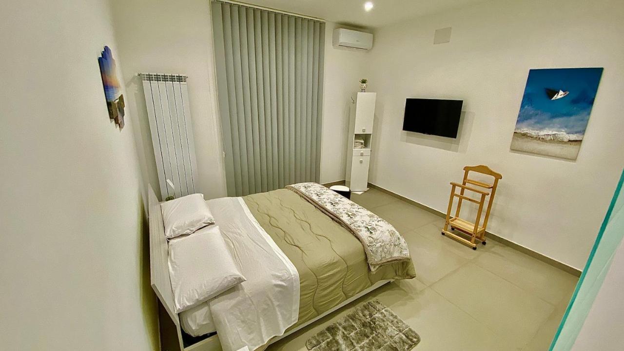 Appartamento Casa Crispino Piano Terra Per 2 Persone Frattaminore Luaran gambar