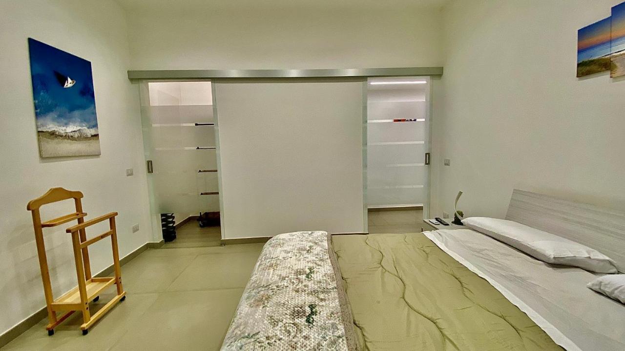 Appartamento Casa Crispino Piano Terra Per 2 Persone Frattaminore Luaran gambar