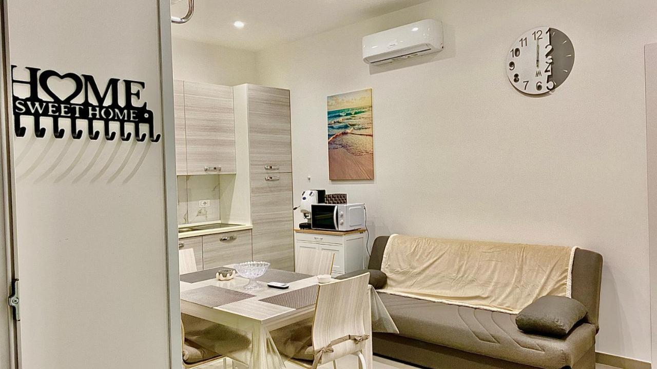 Appartamento Casa Crispino Piano Terra Per 2 Persone Frattaminore Luaran gambar