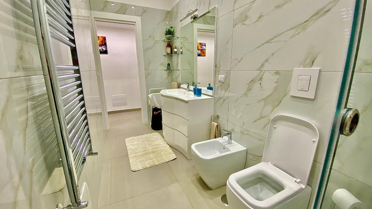 Appartamento Casa Crispino Piano Terra Per 2 Persone Frattaminore Luaran gambar
